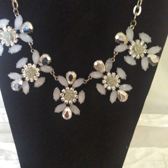 Foggy lavender Necklace - Picture 3 of 3